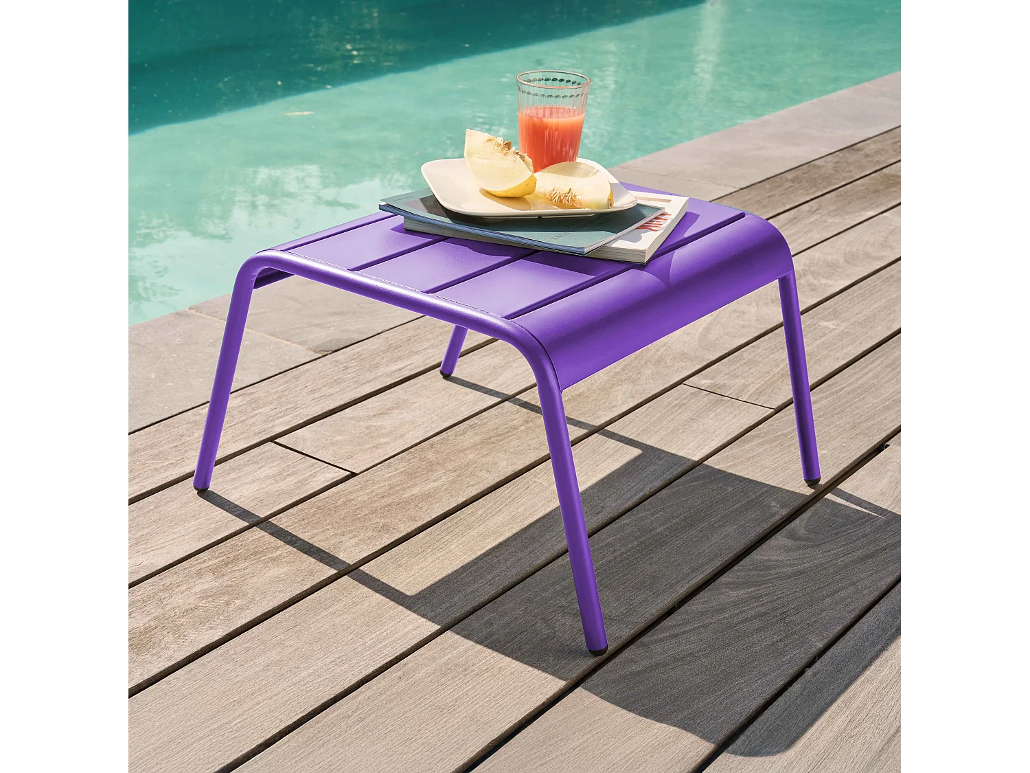 Repose pied en métal violet - Palavas