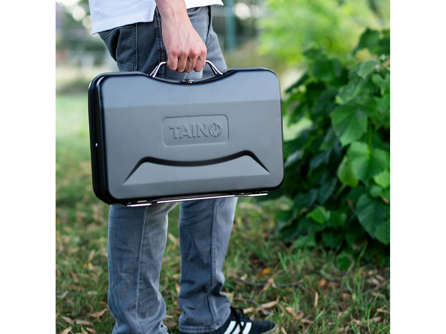 barbecue en forme de valise