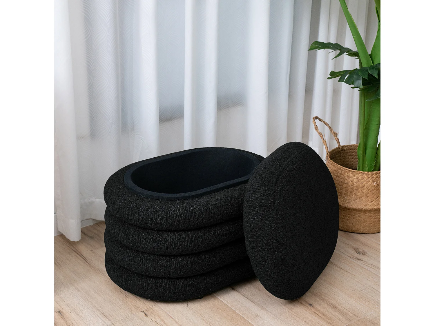 Pouf avec espace de rangement et revêtement en boucle