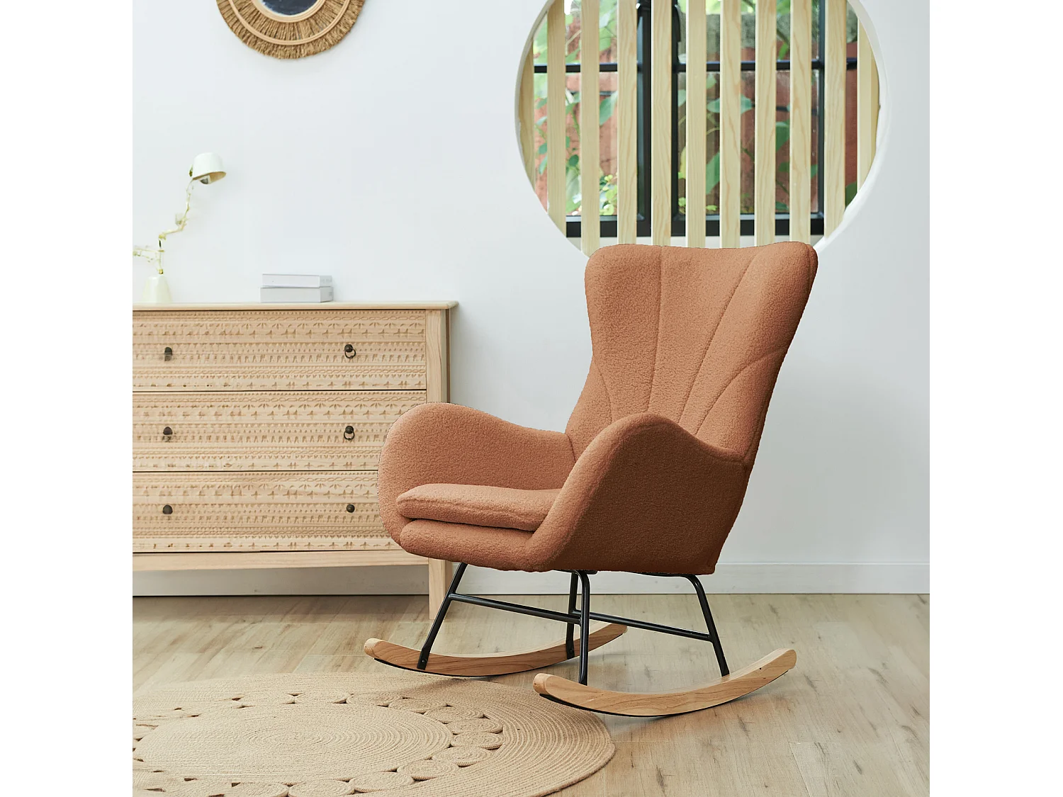 chaise à bascule patins en bois avec accoudoirs