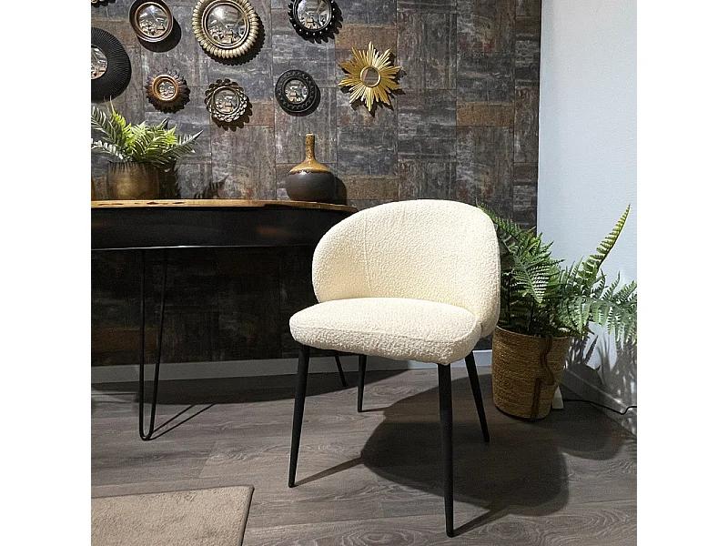 Chaise de repas tissu bouclette blanc écru et pieds métal – SYRACUSE