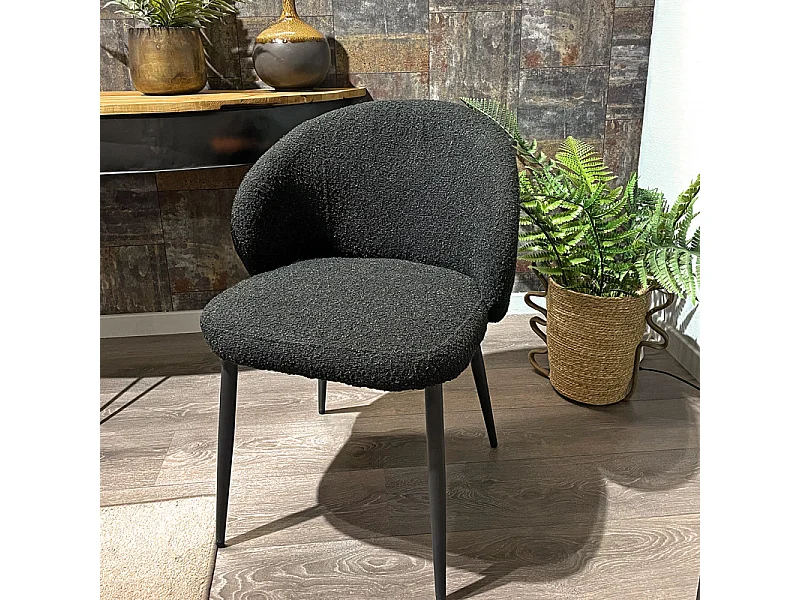 Chaise de repas en tissu bouclette noir et pieds métal noir – SYRACUSE