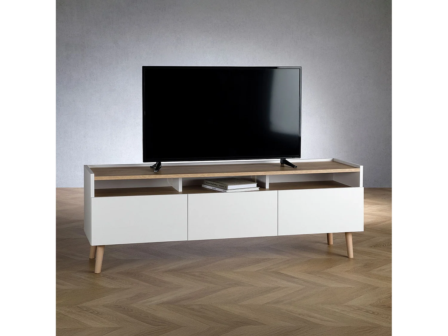 Meuble TV SKANDI L 150 cm en Bois Style Scandinave - Pour téléviseur jusqu'à 65" - Blanc avec 3 Portes
