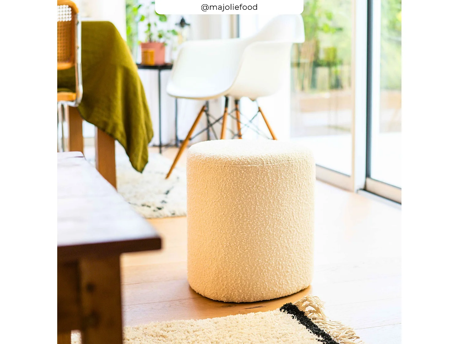 Pouf en tissu bouclé beige - Emmy