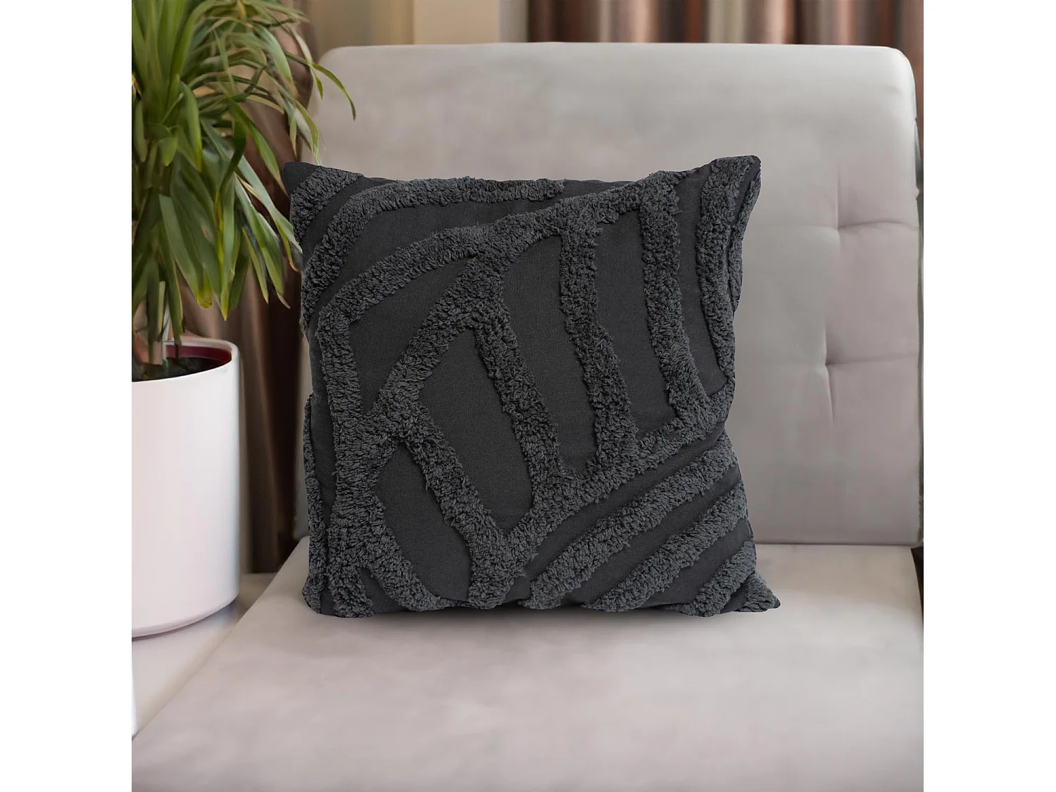 Coussin 40x40 cm TUFT anthracite, par Soleil d'Ocre