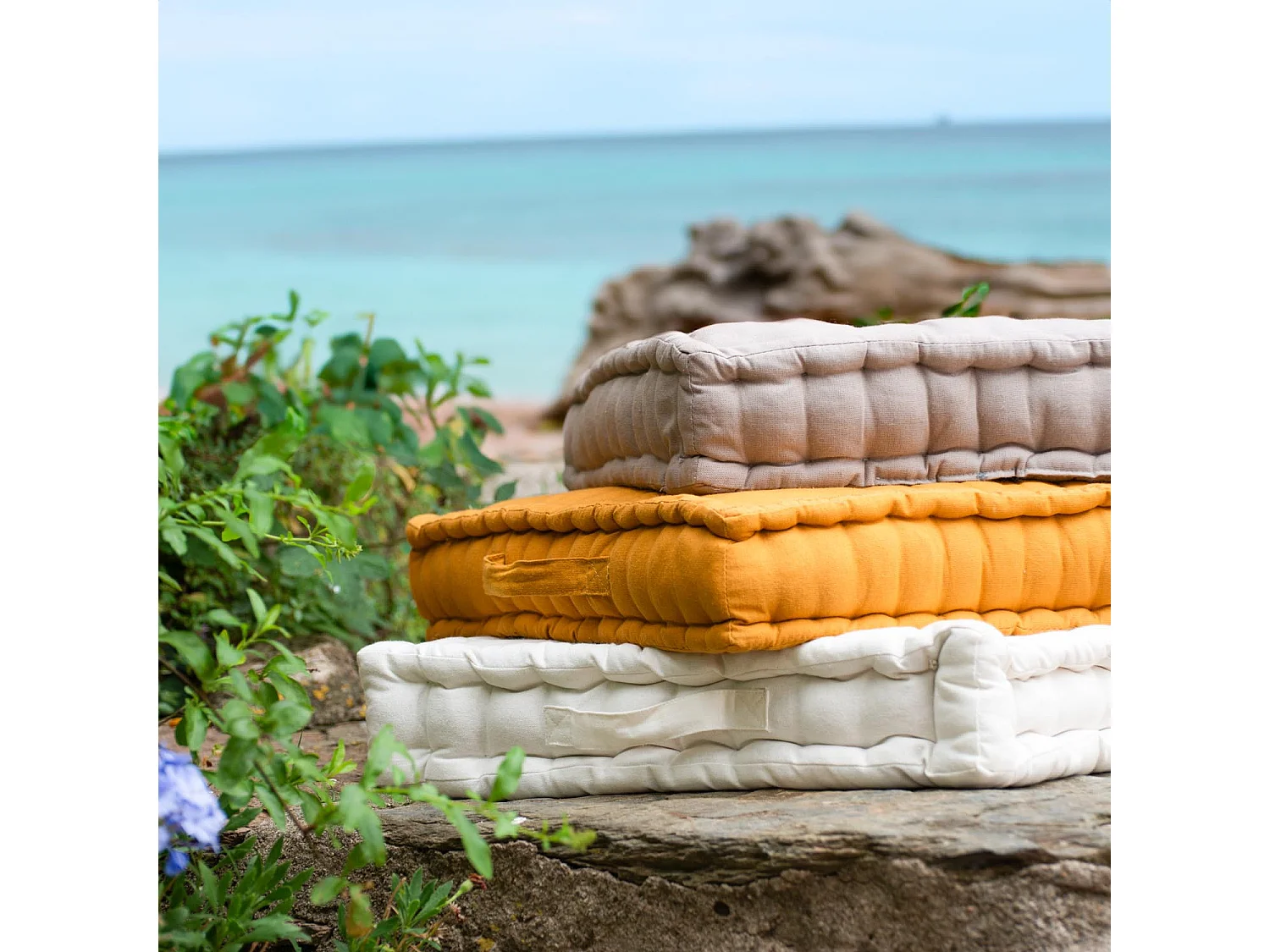 Coussin tapissier en coton 50x50x10 cm PANAMA terra, par Soleil d'Ocre