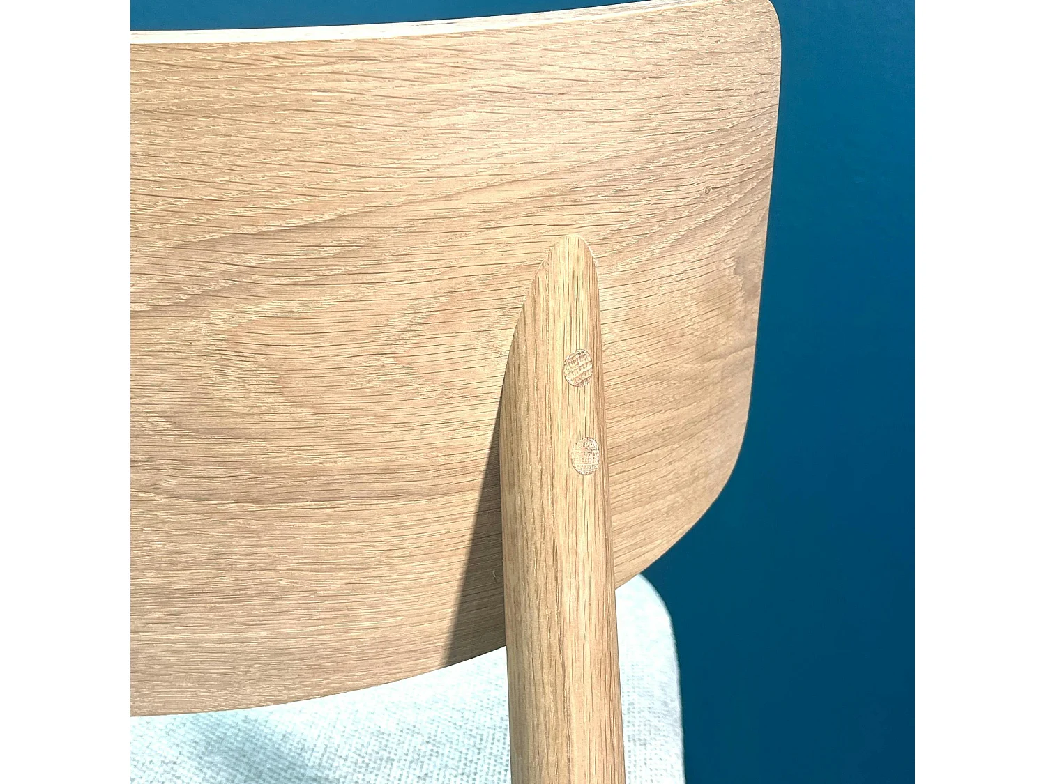 Chaise en bois moderne (finition chêne blanc) COLOGNE