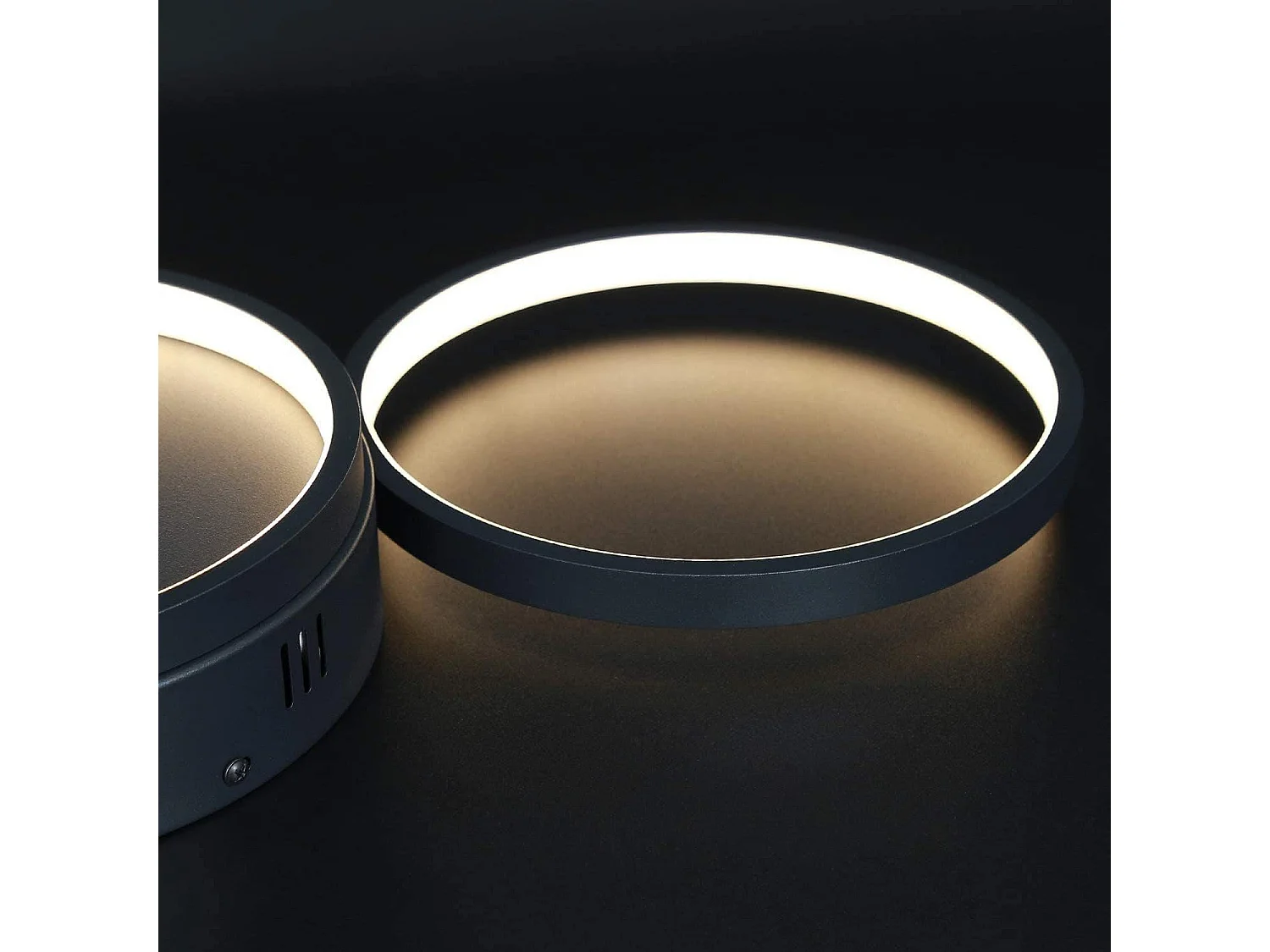 NETTLIFE Czarna lampa sufitowa LED ściemniana z pilotem Nowoczesny design 4 pierścienie 52 W do wnętrz aluminiowych jadalnia pokój dziecięcy