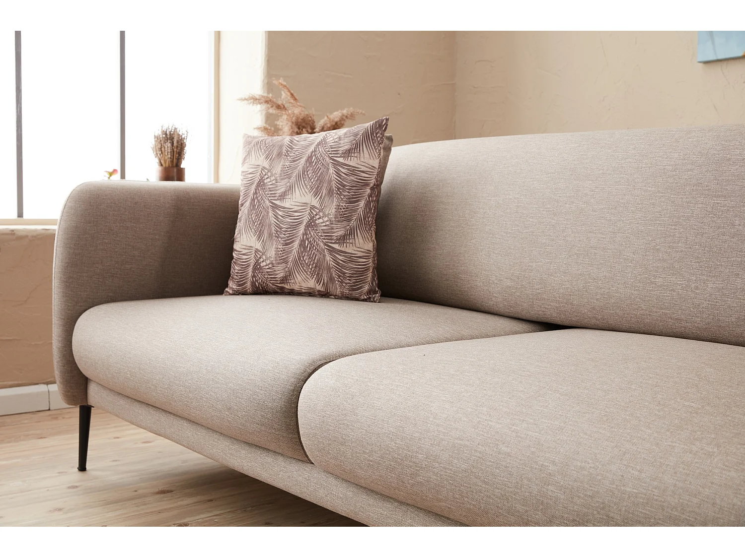 Sofá Altadena 127, De color marrón claro, 210x95x80cm, Tapiz, Patas: Plástico