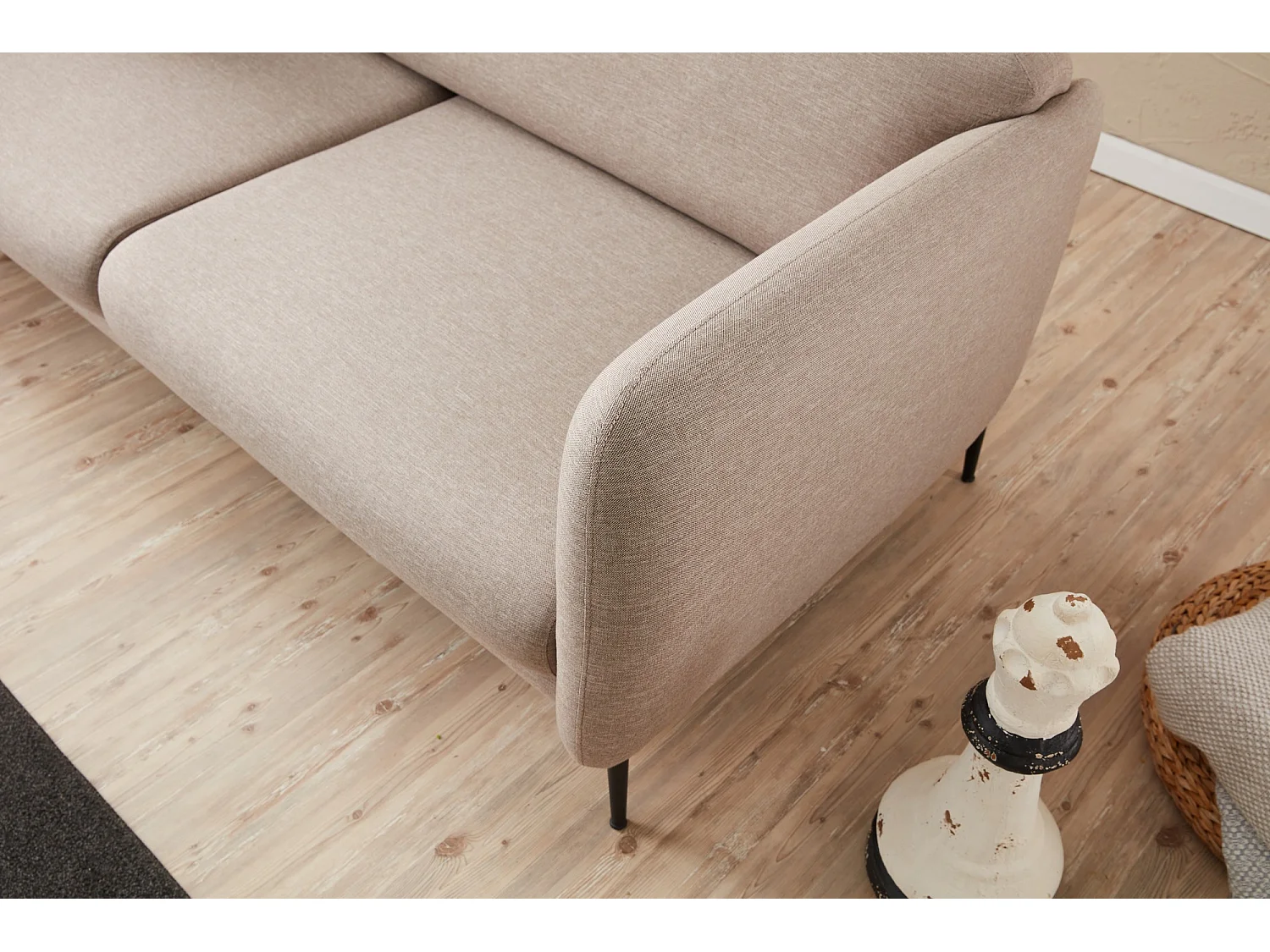 Sofá Altadena 127, De color marrón claro, 210x95x80cm, Tapiz, Patas: Plástico