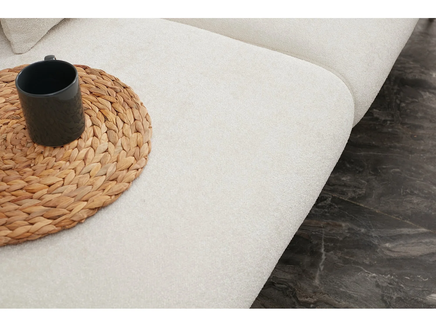 Canapé d'angle convertible tissu et pieds doré Birka 266cm-Couleur Blanc-angle droit