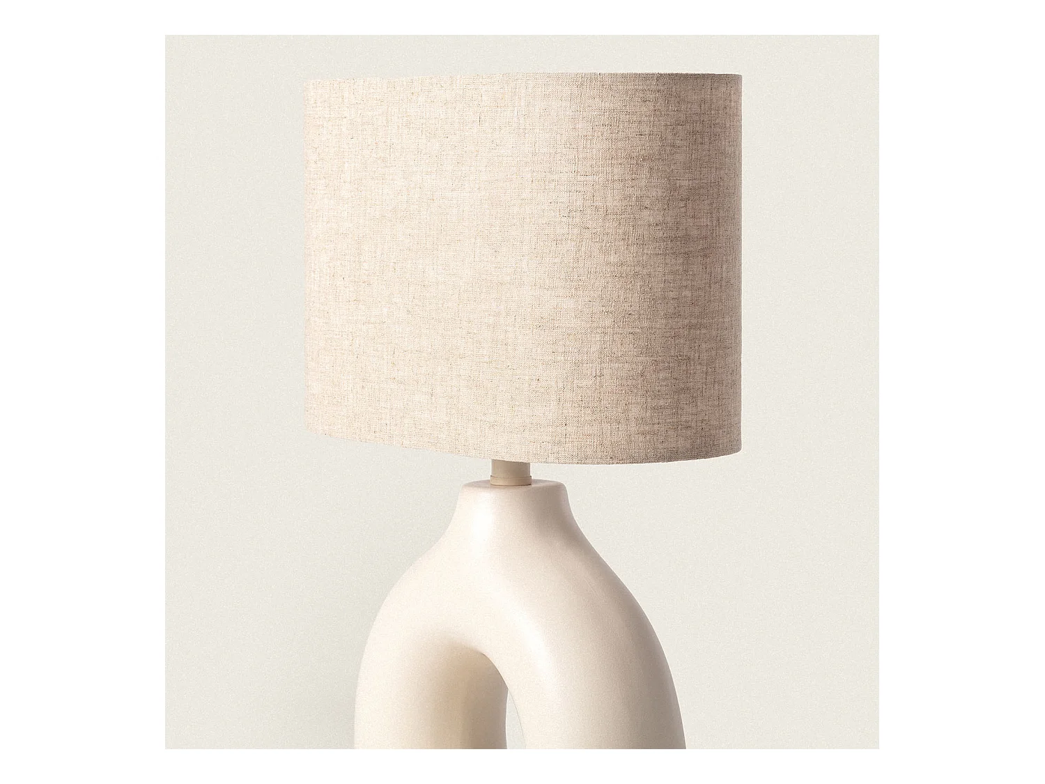 Lámpara de Mesa Cerámica y Tela Memphis Beige