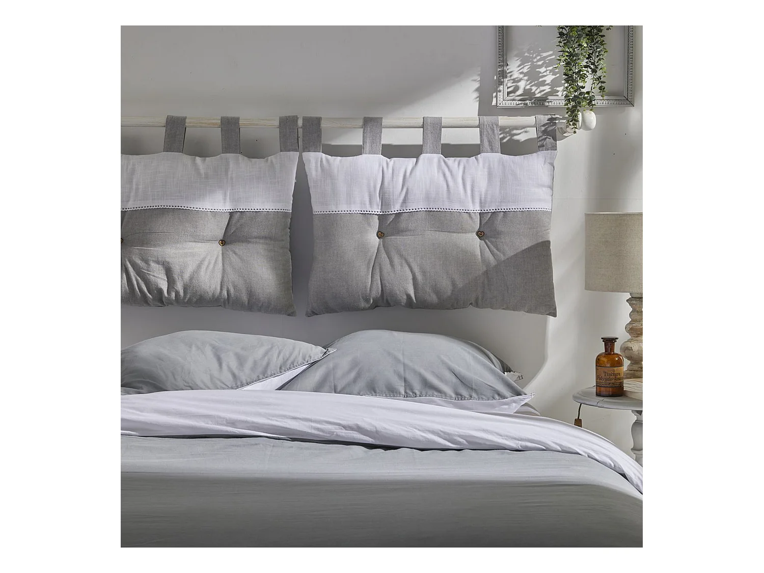 Coussin de tête avec appliques, 100% coton. M/HomeGris.18 45x70cm