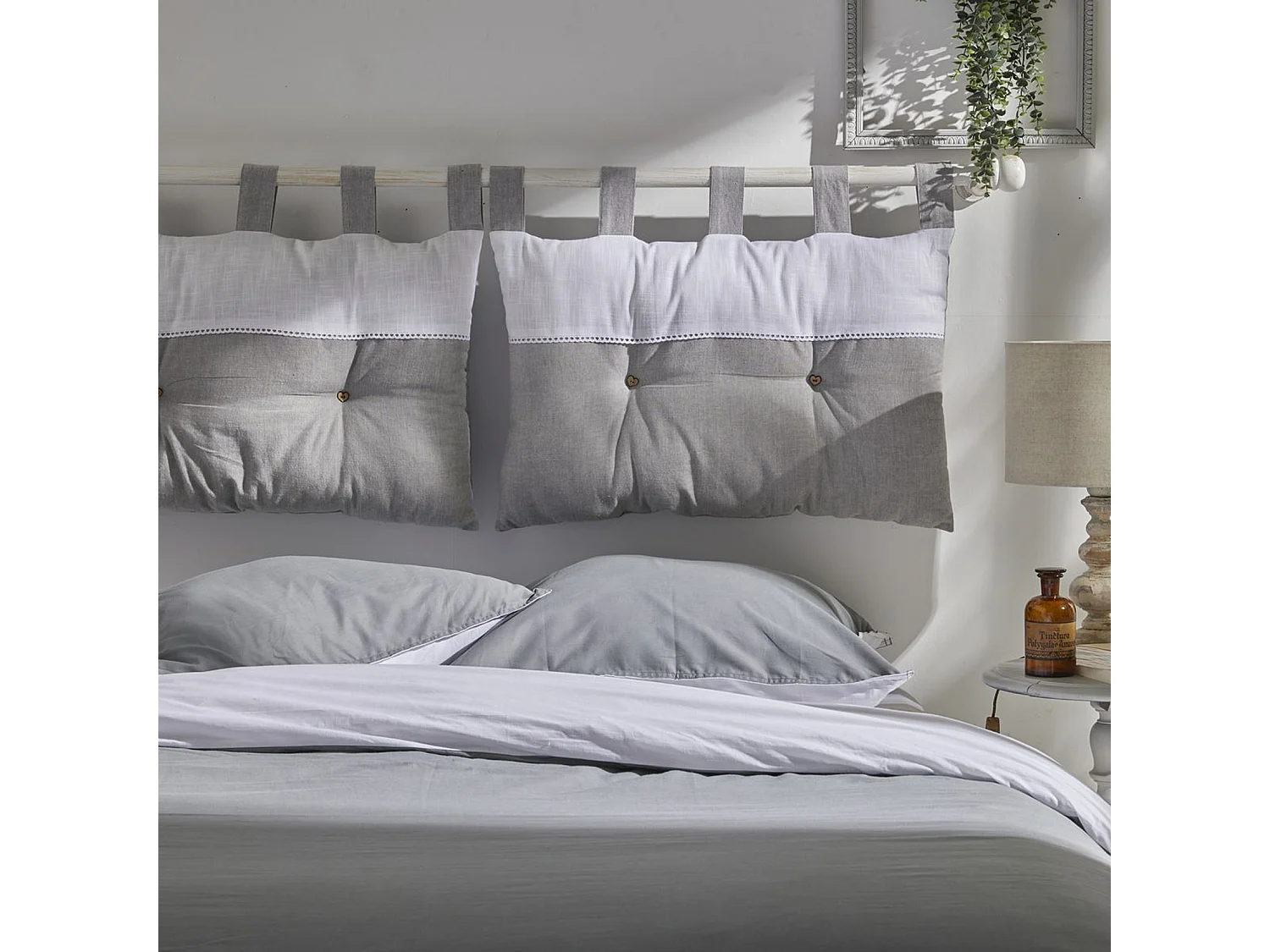 Coussin de tête avec appliques, 100% coton. M/HomeGris.18 45x70cm