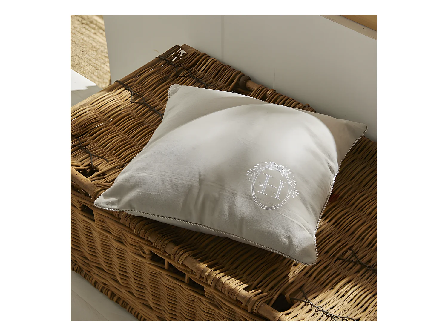 Coussin carré en coton "Bérénice" avec broderie - Beige - 40 x 40 cm
