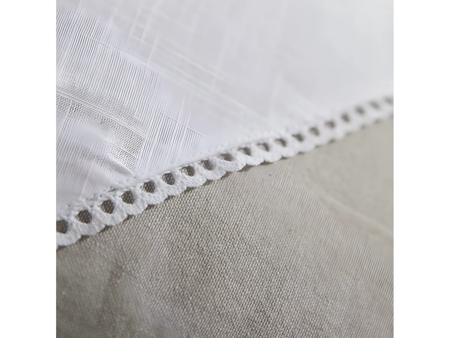 Coussin avec appliques, remplissage inclus, 100% coton. M/HomeLinen.10 40x40cm