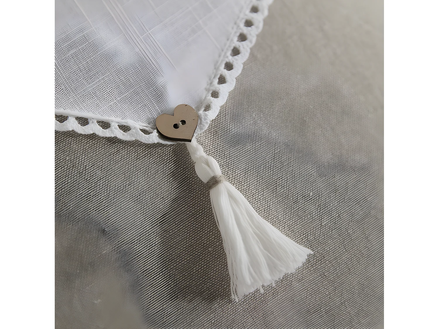 Coussin avec appliques, remplissage inclus, 100% coton. M/HomeLinen.10 40x40cm