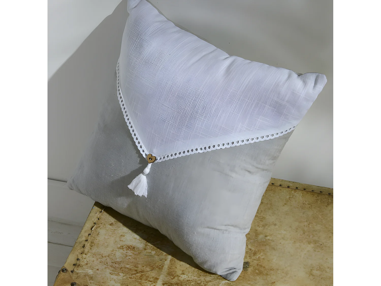 Coussin avec appliques, remplissage inclus, 100% coton. M/HomeGris.11 40x40cm