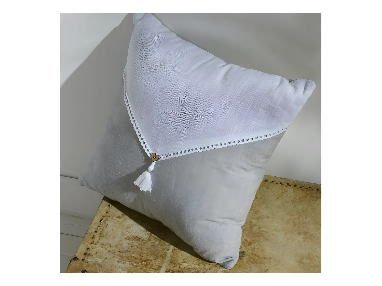Coussin avec appliques, remplissage inclus, 100% coton. M/HomeGris.11 40x40cm