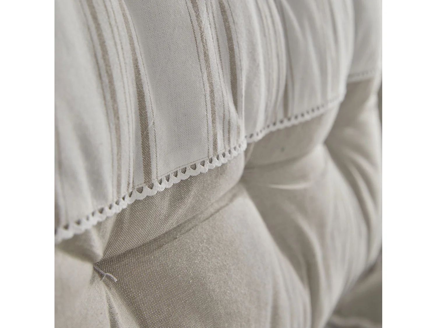 Coussin de tête avec appliques, 100% coton. M/HomeLinen.14 45x70cm