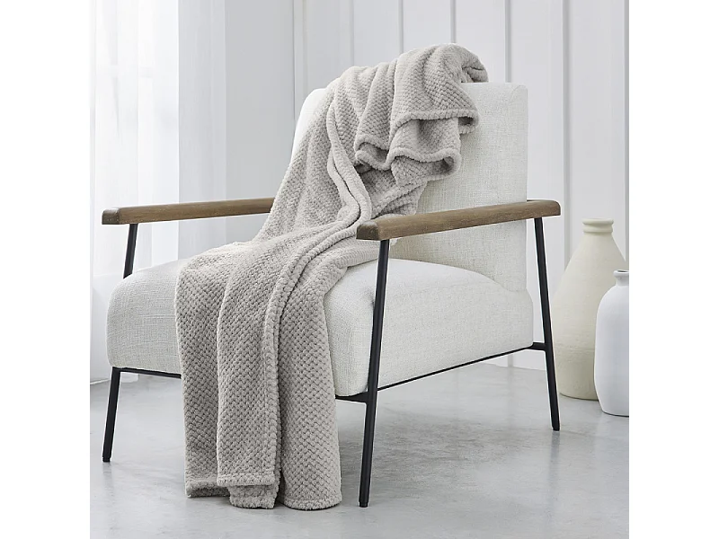 Plaid manta para el sofá de  tacto seda, alta calidad  y diseño en grabado punto de arroz 150x200cm