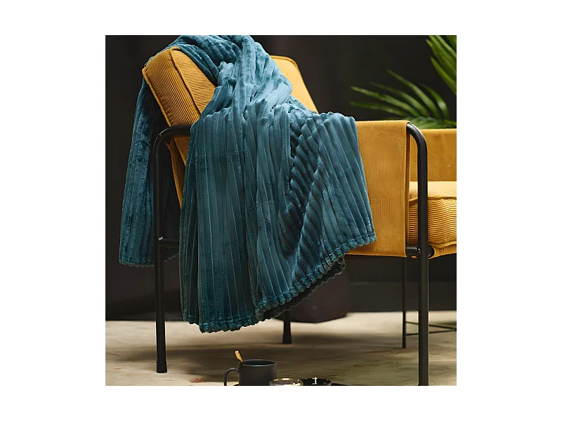 Plaid manta para el sofá de  tacto seda, alta calidad  y diseño en grabado a rayas tipo pana 150x200cm