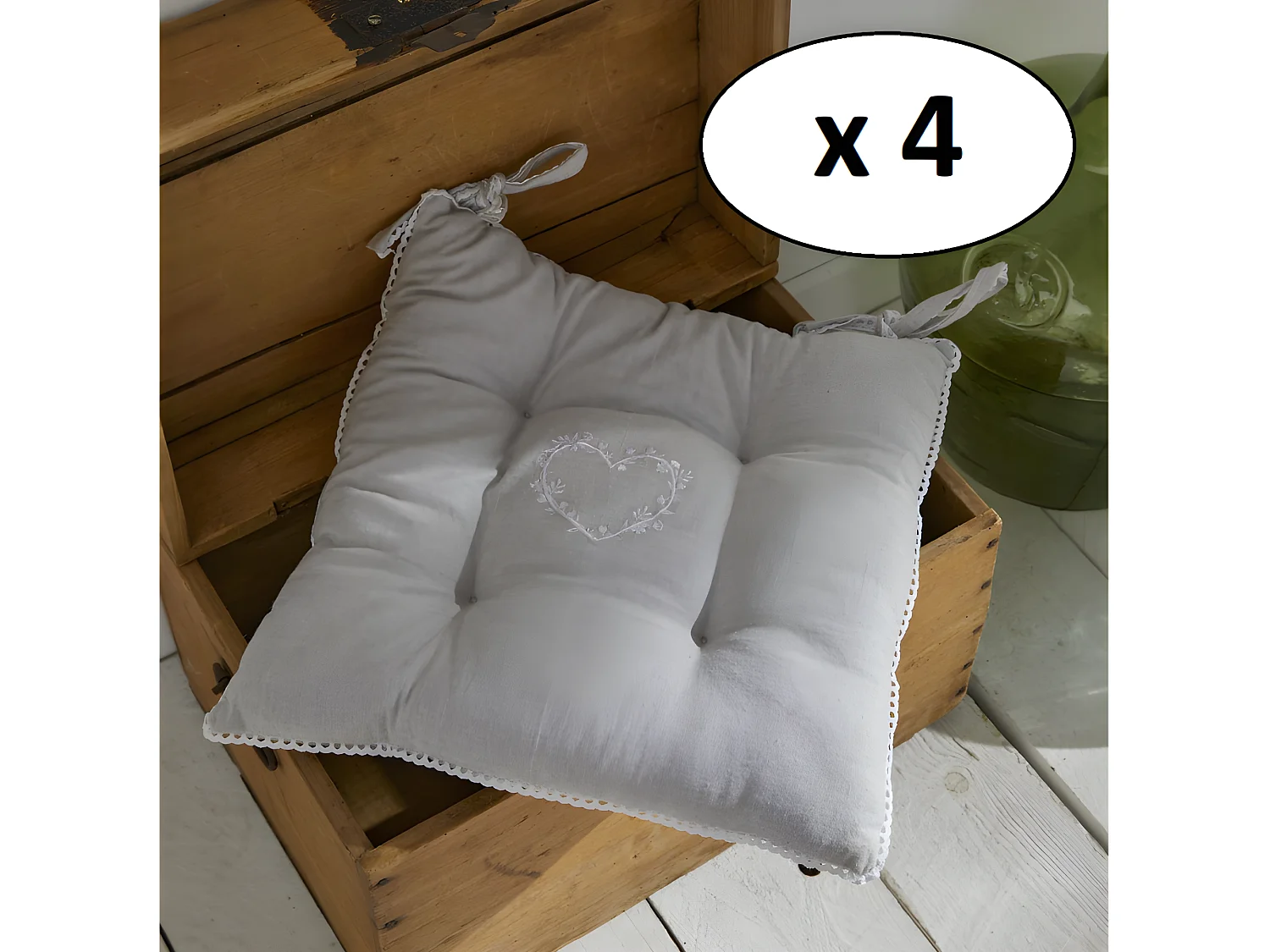 Coussin de chaise brodé avec appliques, 100% coton. M/HeartAcero.08 40x40cm