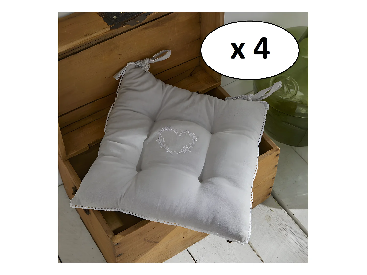 Coussin de chaise brodé avec appliques, 100% coton. M/HeartAcero.08 40x40cm