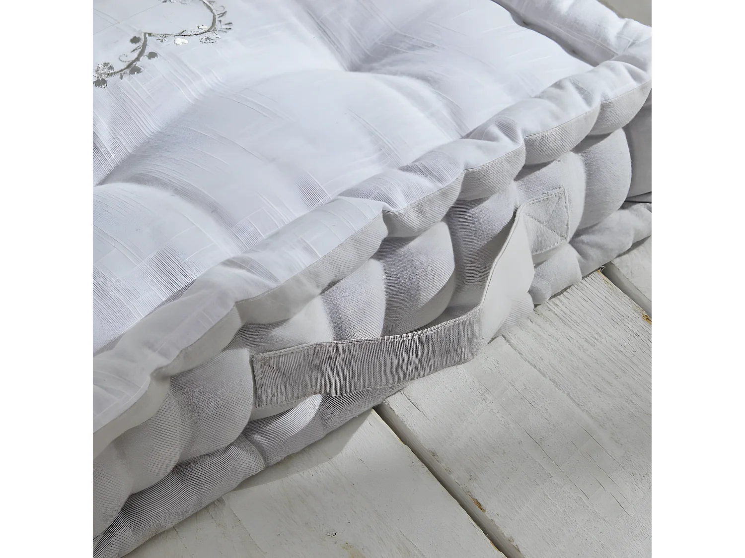 Coussin de sol ou de palette, broderie, 100% coton. M/HeartAcero.09 40x40x10cm