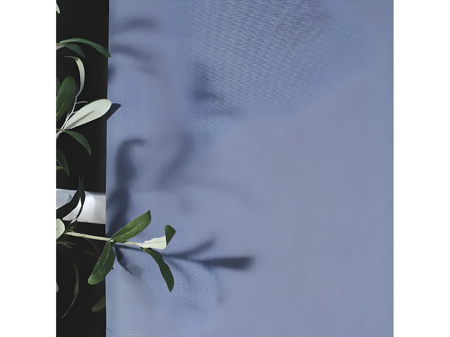 Nappe rectangulaire 100% polyester de couleurs unies. Mesure: 150x250cm Denim