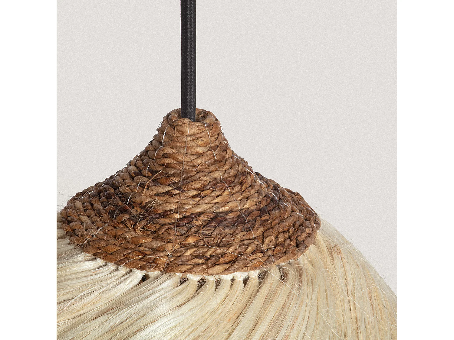 Suspension Rotin et Ramie Kempo Kulu ILUZZIA Noir