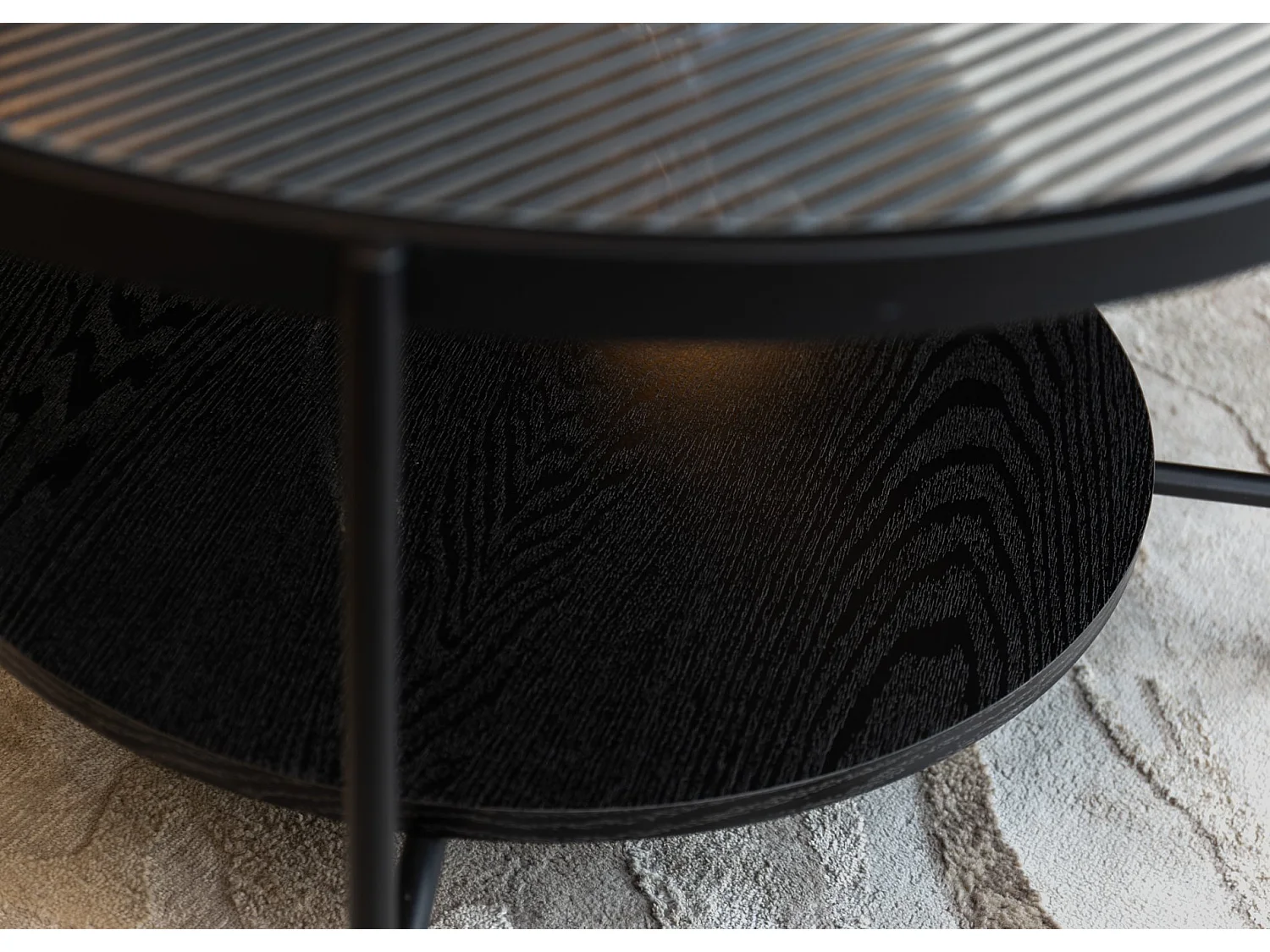 Table basse - 80 cm - noire avec verre cannelé - MALETH