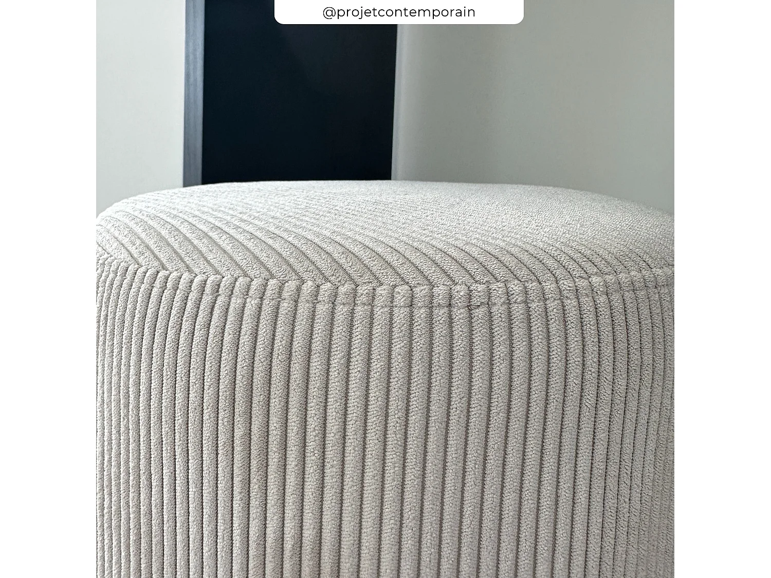 Puf redondo en pana beige - Lily