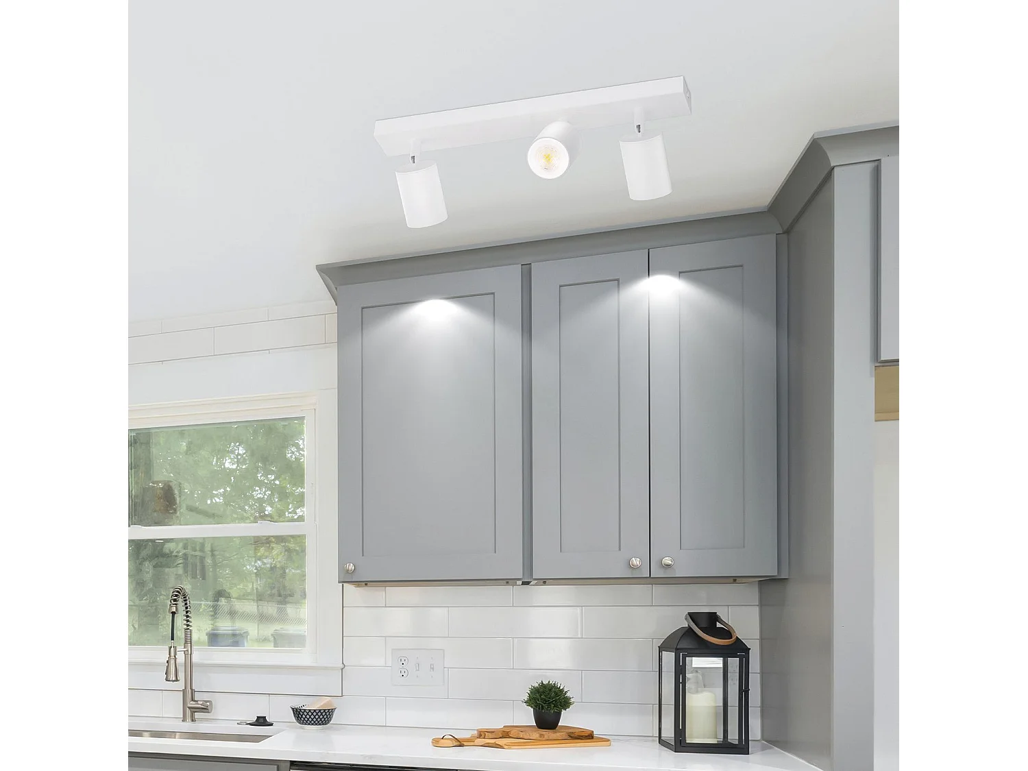 NETTLIFE 3 Focos Max.25w GU10 Techo Blanco Giratorio de 350° Lámpara de Moderna Aplique de Pared Industrial para Sala de Estar Dormitorio