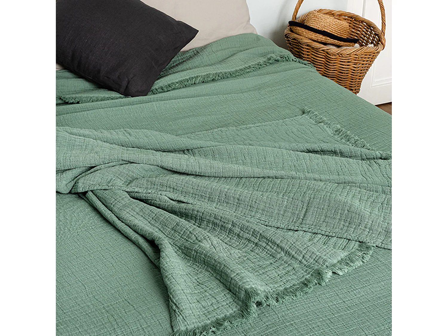 Dessus de lit 180x250 cm BREHAT 100% gaze de coton vert lichen
