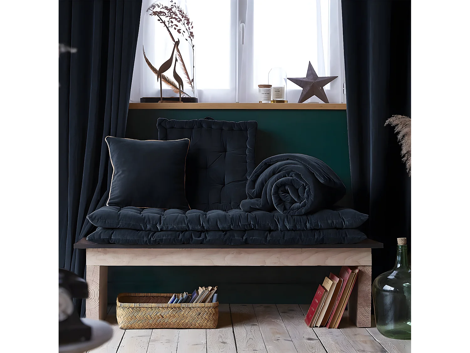 HARRIS - Coussin de Sol 50x50cm Velours de Coton Capitonné Coloris Bleu nuit