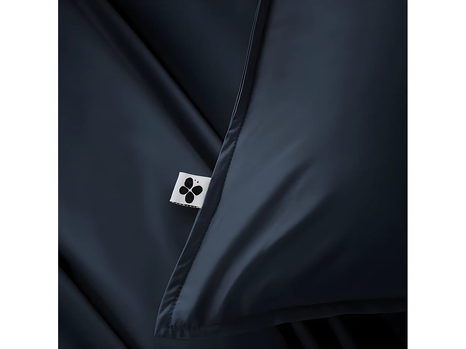 DALIA - Taie d'Oreiller 63x63cm 100 % Viscose de Bambou Bleu nuit