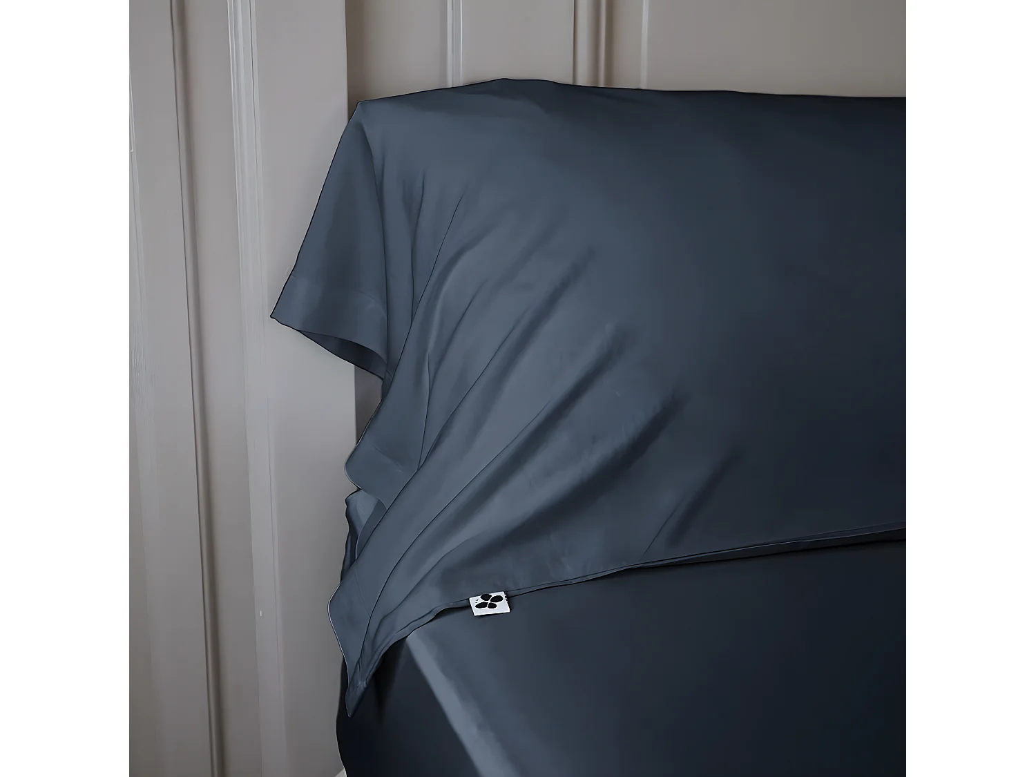 DALIA - Taie de Traversin 43x185cm 100 % Viscose de Bambou Bleu nuit