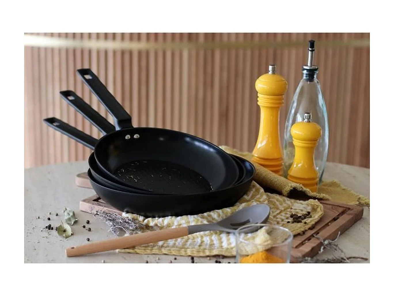 Menastyl - Poele First 24cm En Aluminium Noir Induction