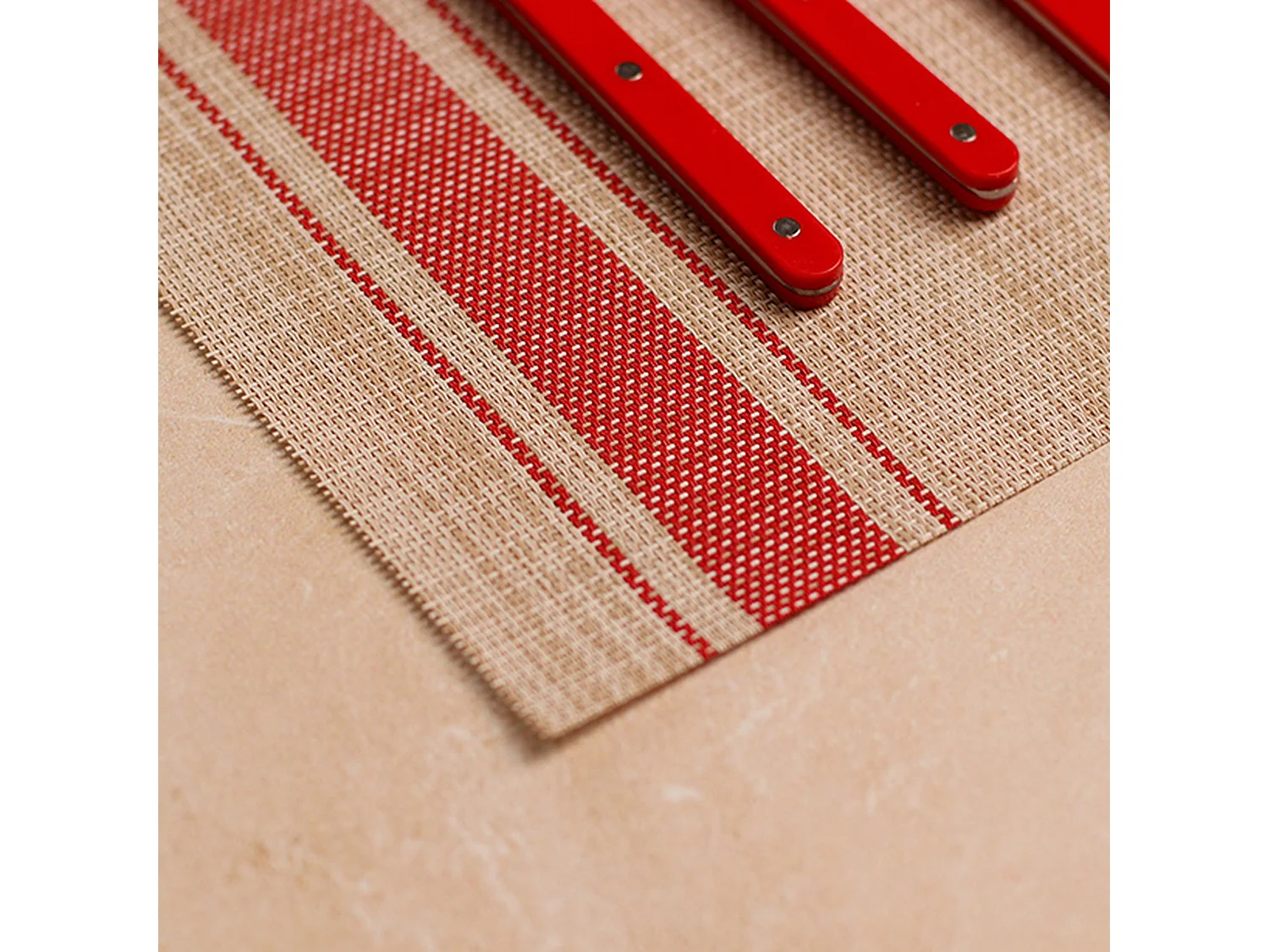 Novastyl - Lot 6 Sets De Table Tisse 45x30cm En Pvc Rouge Et Beige