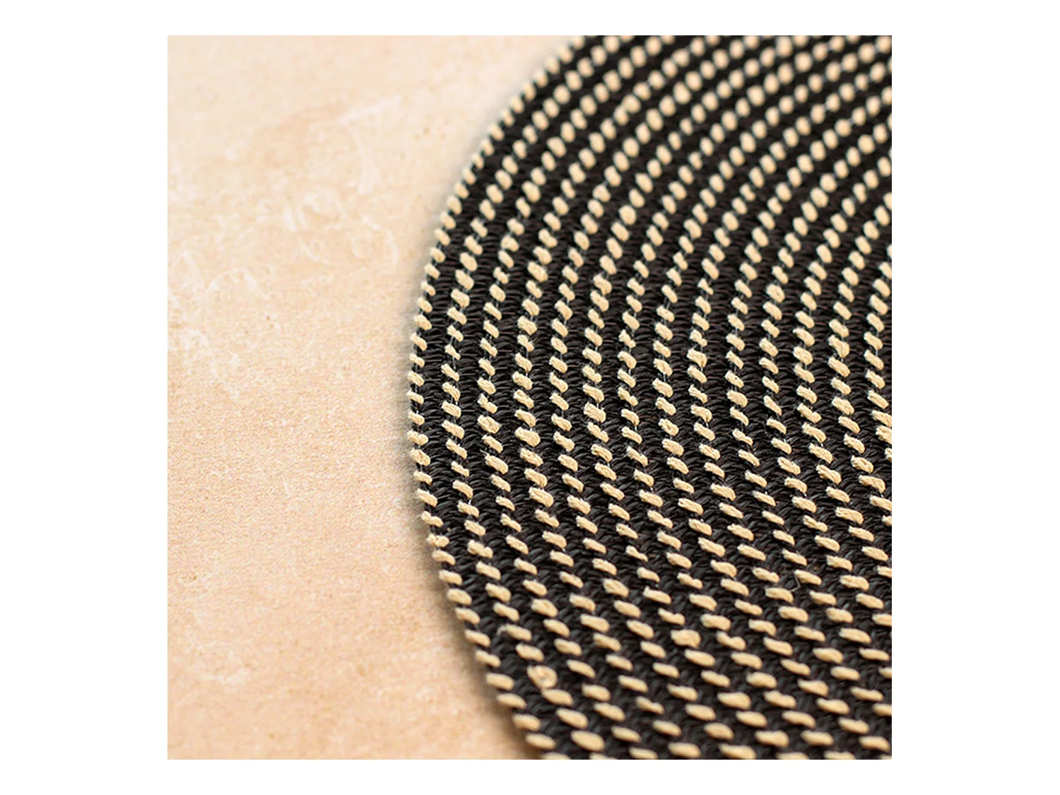 Novastyl - Lot 6 Sets De Table Tisse Rond 36cm En Papier Et Coton Naturel Et Noir