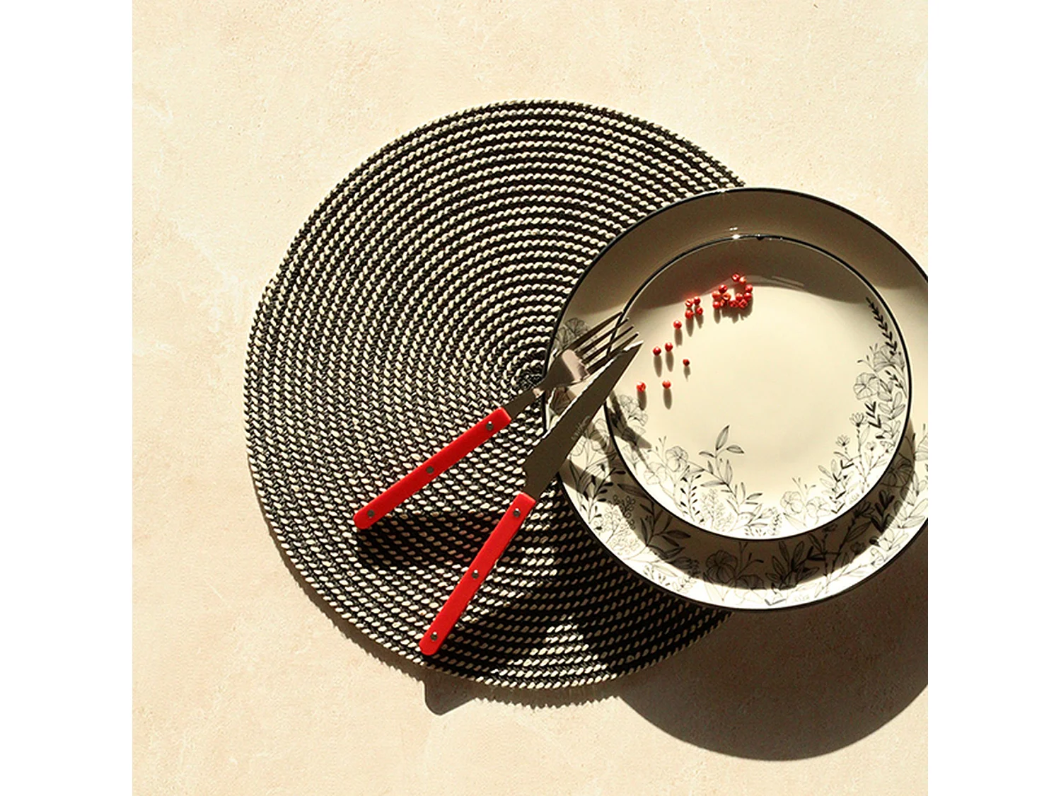 Novastyl - Lot 6 Sets De Table Tissé Rond 36cm En Papier Et Coton Naturel Et Noir