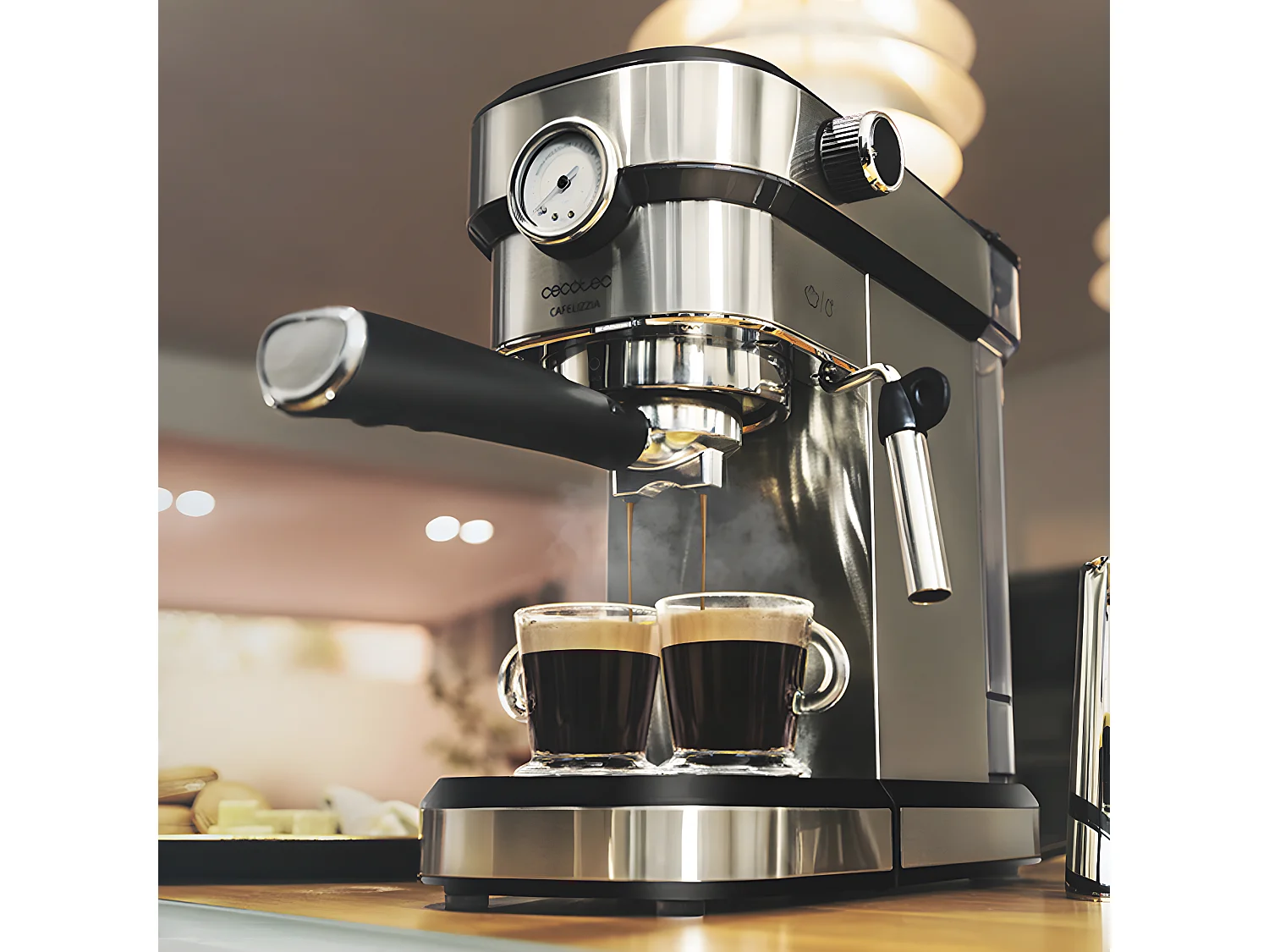 Cafetera Cecotec Espresso Cafelizzia 790 Steel Pro 1350W inox