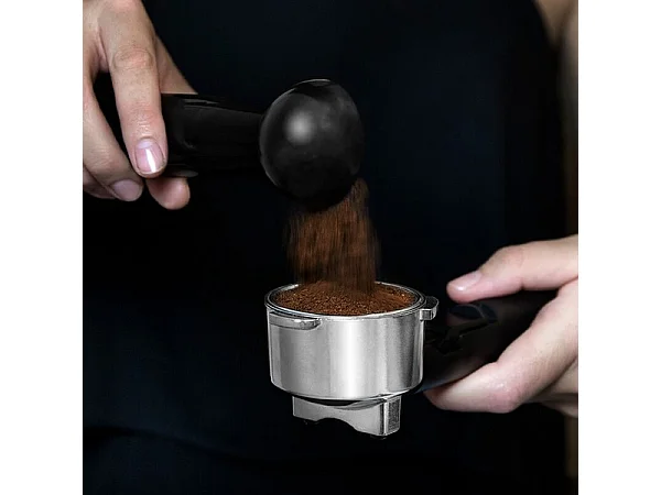 Cecotec Máquina de café para café expresso e cappuccino, 20 bares e vaporizador orientável.