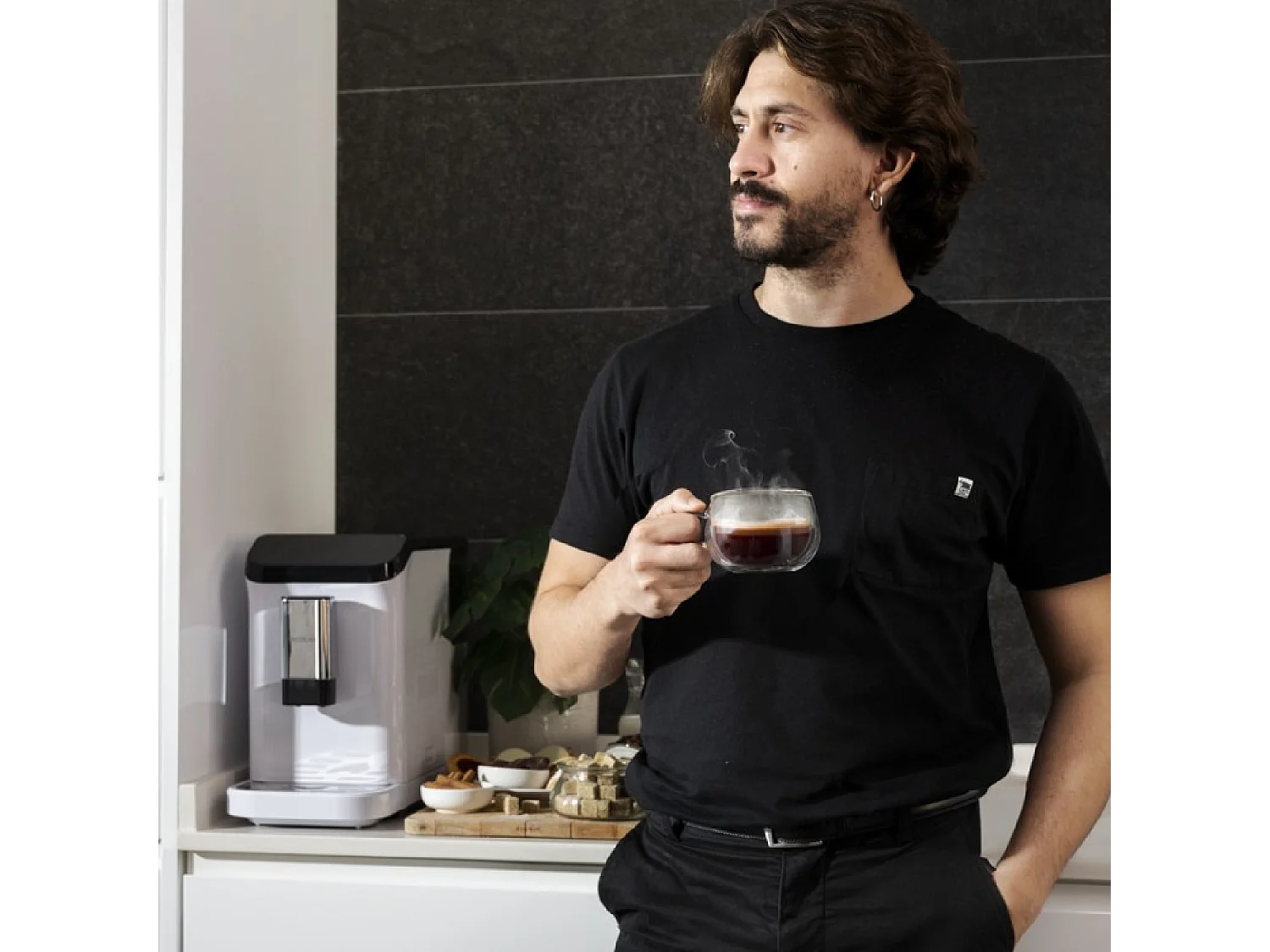 Cafetera superautomática Cecotec Cremmaet Macchia 19 bares molinillo de café control táctil blanco