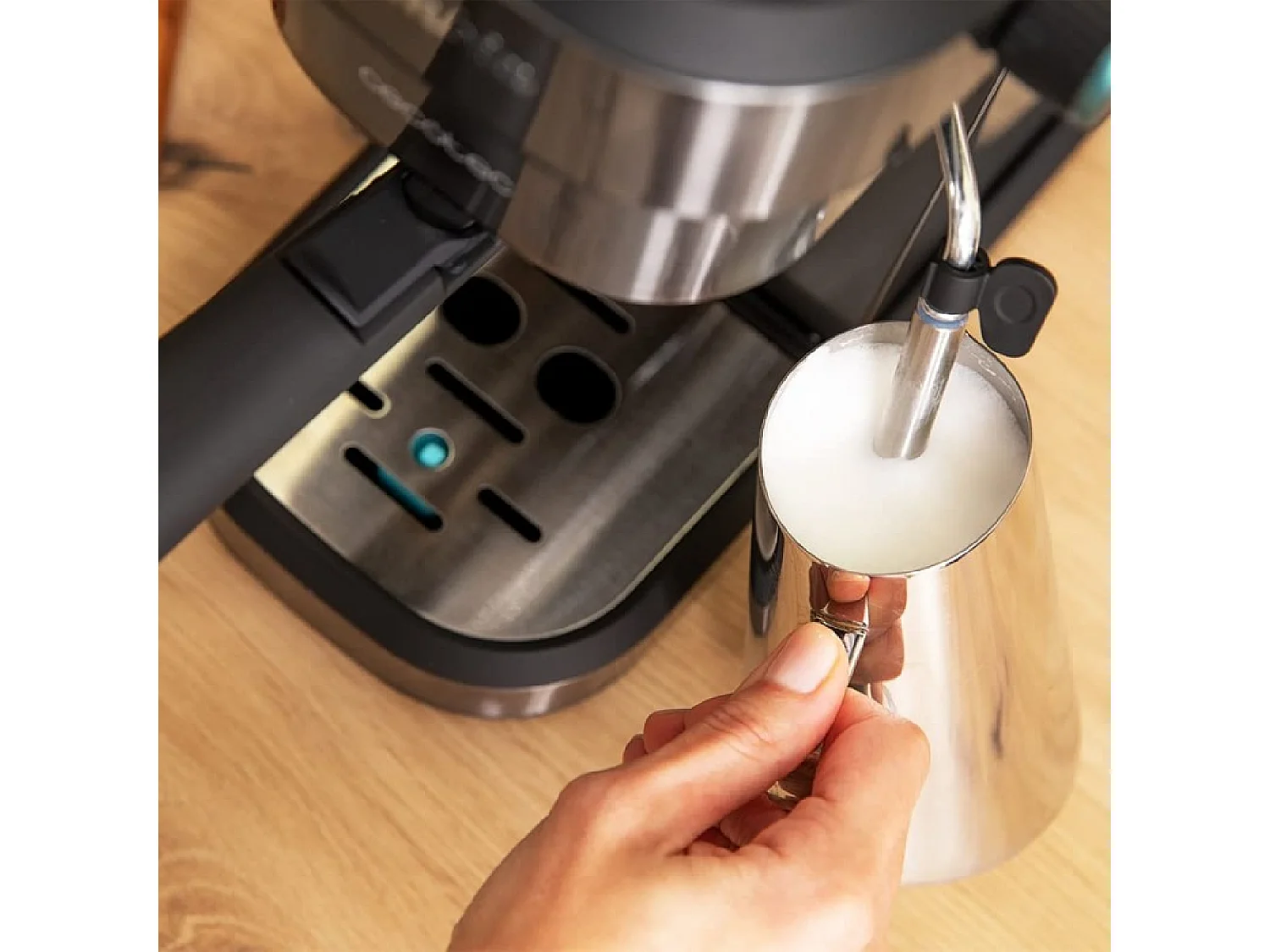 Cecotec Máquina de café expresso com 20 bares, ThermoBlock e vaporizador.