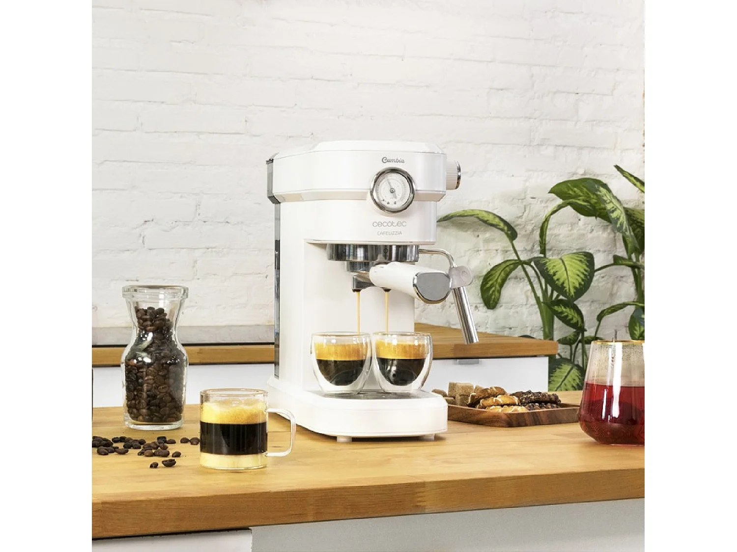 Cecotec Máquina de café expresso com 20 bares, thermoblock, manómetro e vaporizador.