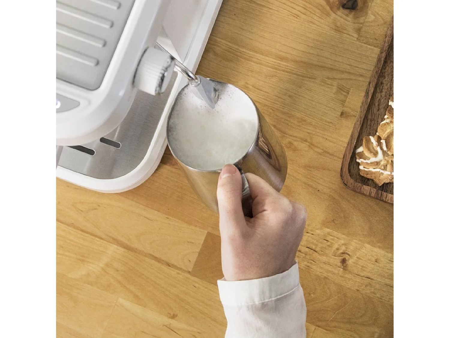 Cecotec Máquina de café expresso com 20 bares, thermoblock, manómetro e vaporizador.