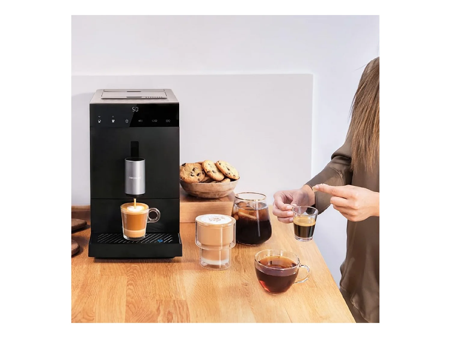 Cafetera superautomática Cecotec Cremmaet Compact 19 bar molinillo incorporado negro