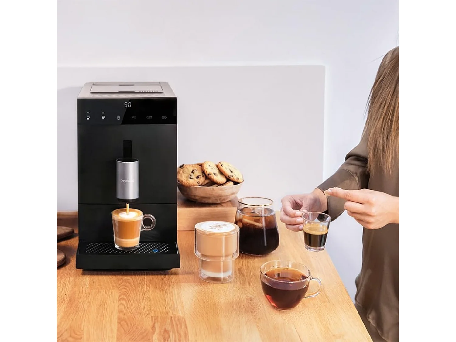 Cafetera superautomática Cecotec Cremmaet Compact 19 bar molinillo incorporado negro